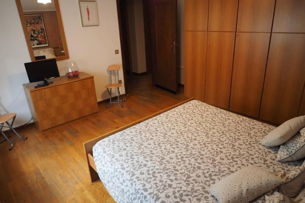 La Casa Degli Ospiti Apartment Morbegno Bagian luar foto