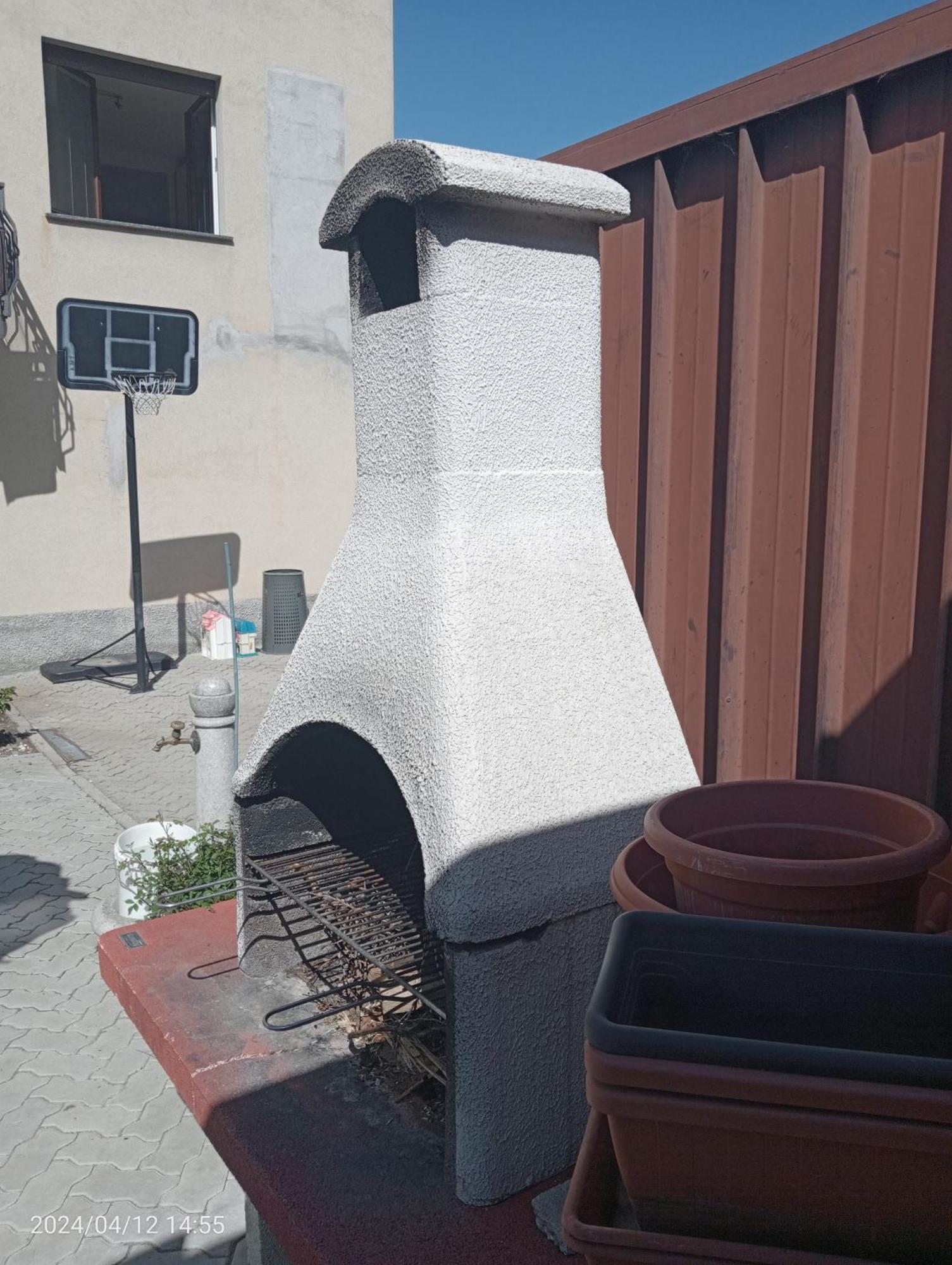 La Casa Degli Ospiti Apartment Morbegno Bagian luar foto
